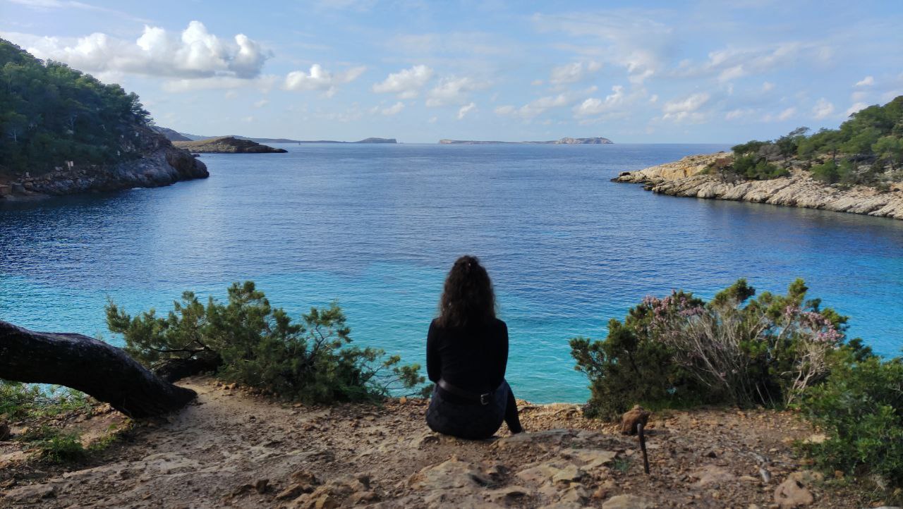 The difference between active imagination and fantasizing
